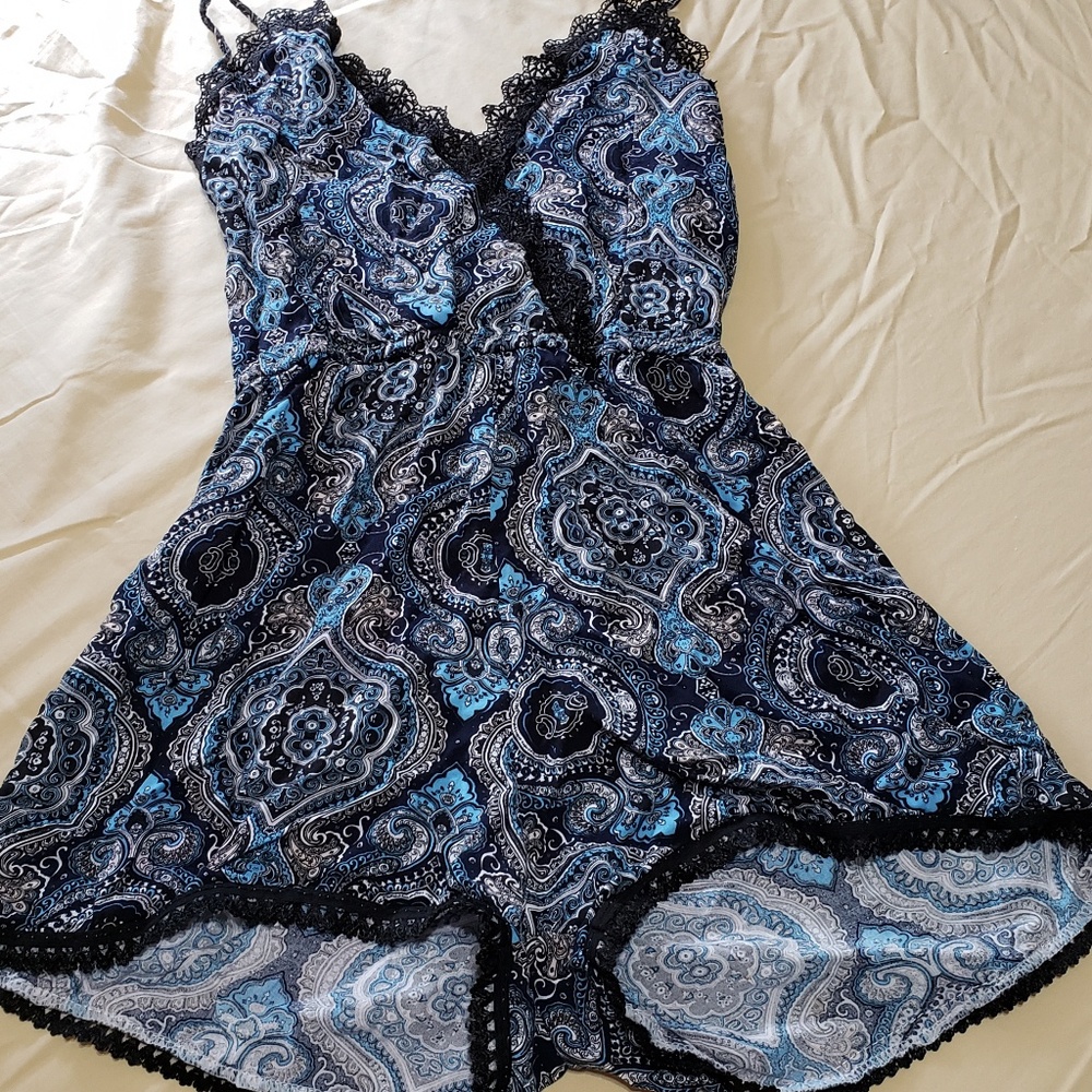 Sz sm Ron Jon romper